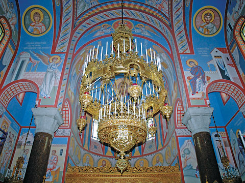 Russisch-Orthodoxe Kirche, Wien – Restaurierung historischer Messingleuchten 